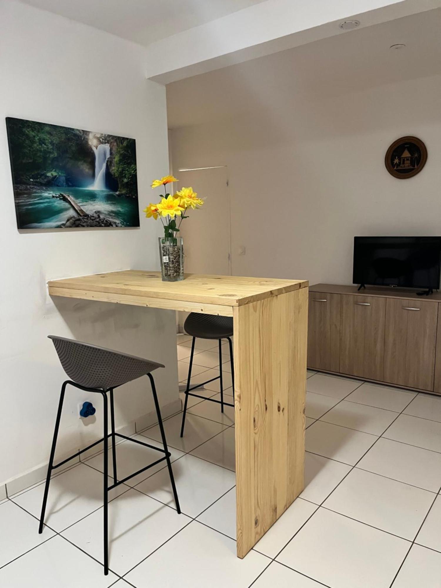 Ferienwohnung Chez Marc Les Abymes Exterior foto