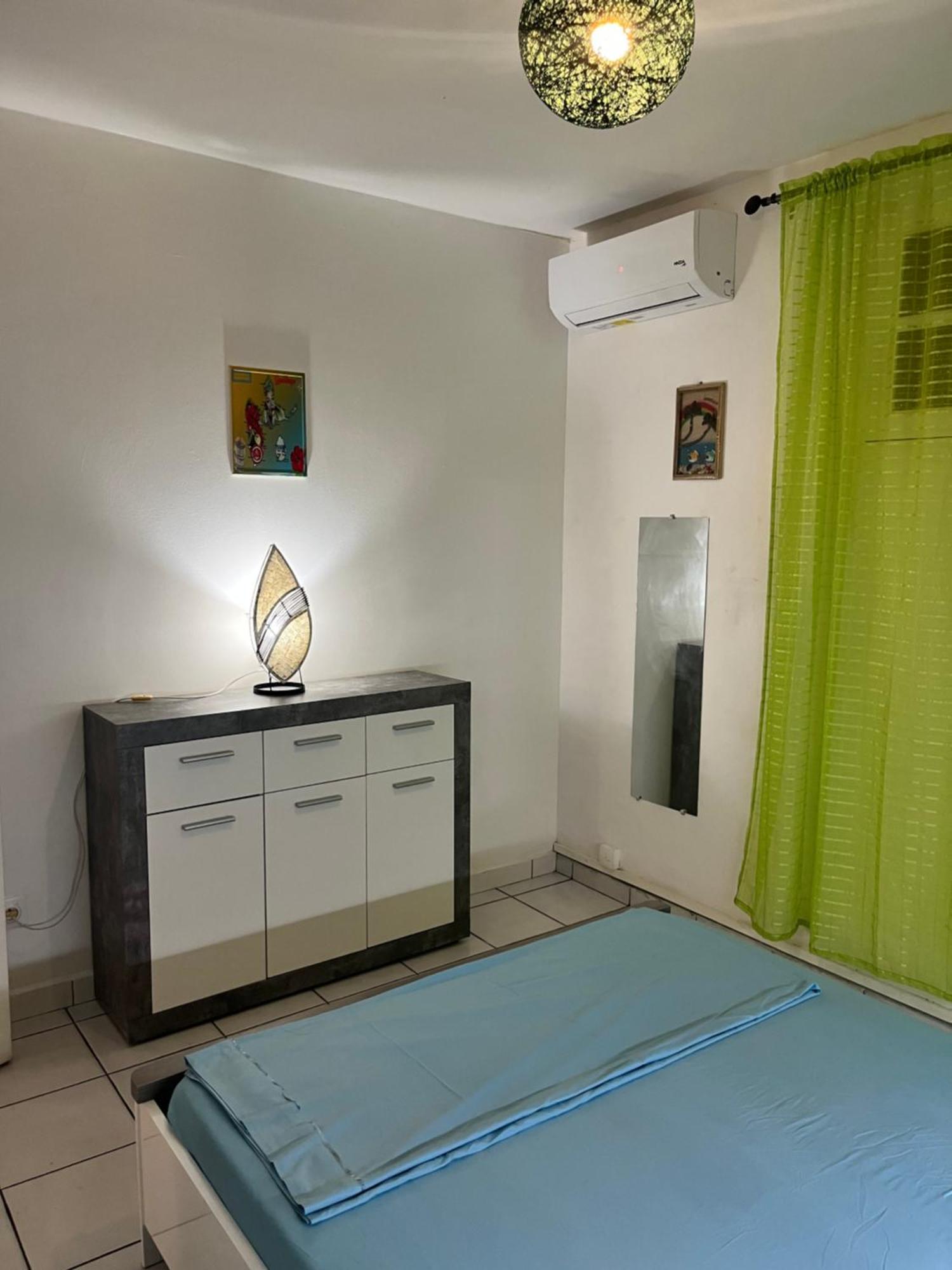 Ferienwohnung Chez Marc Les Abymes Exterior foto