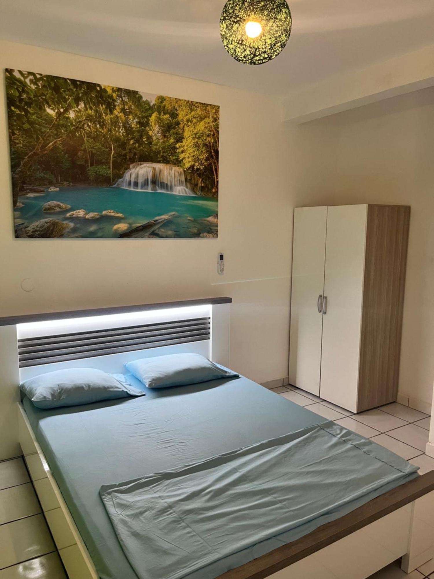 Ferienwohnung Chez Marc Les Abymes Exterior foto